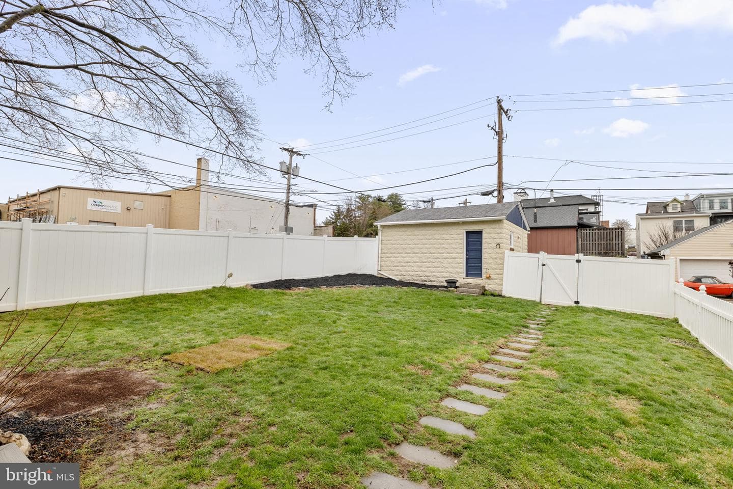 100 E 6th Avenue photo 49