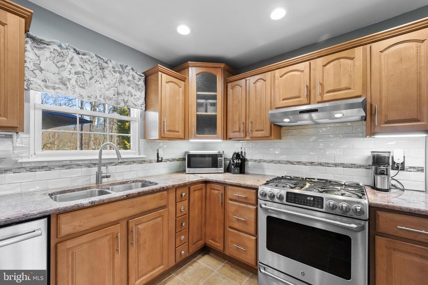 2288 Rebecca Drive photo 11