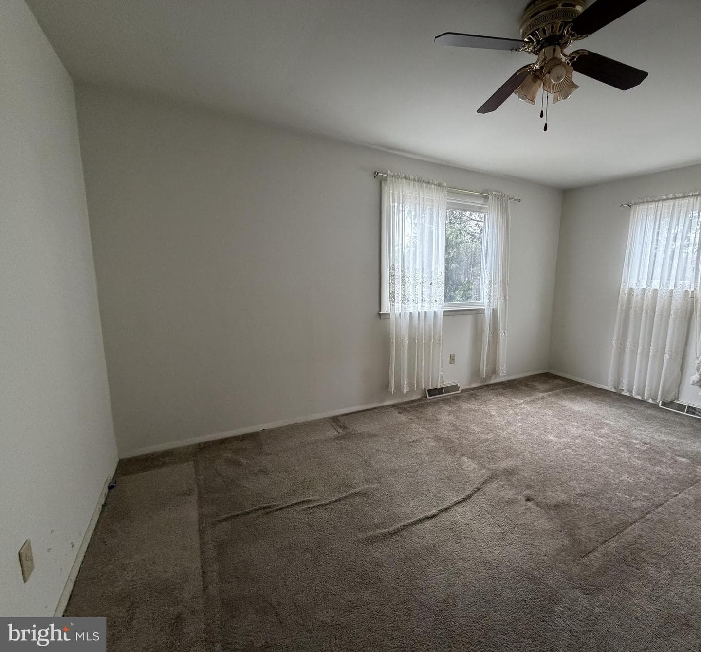 118 Egerton Avenue photo 6