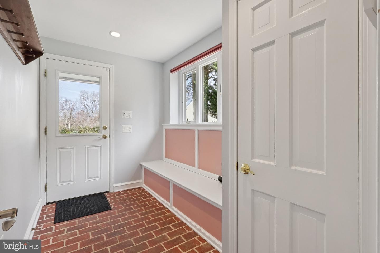 260 Mathers Road photo 28