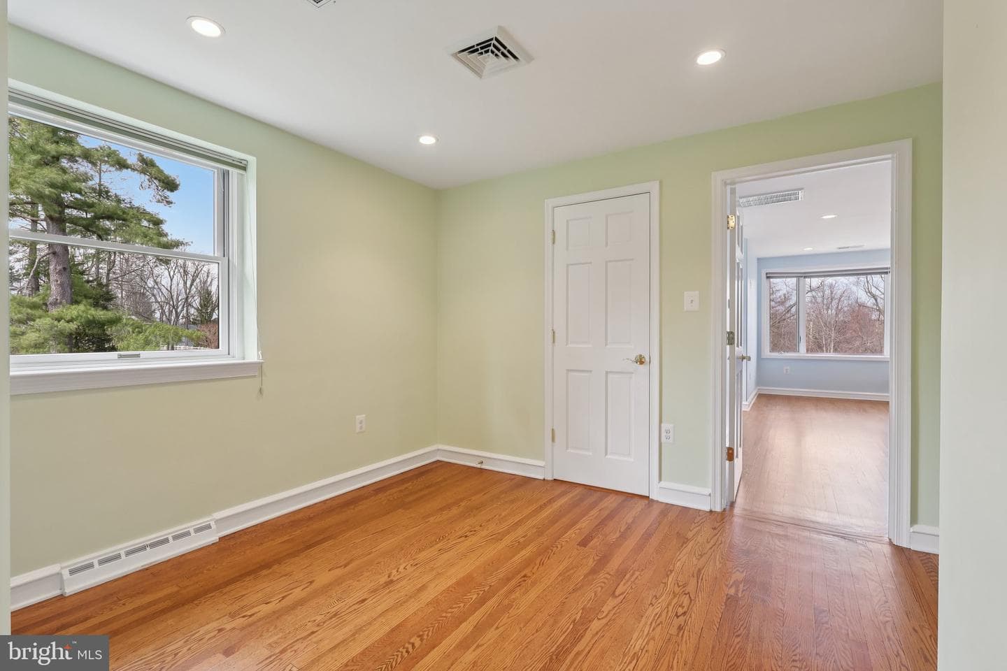 260 Mathers Road photo 47