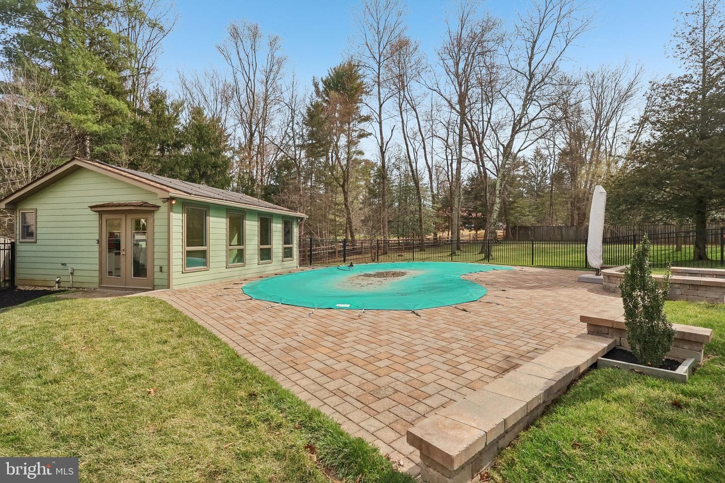 260 Mathers Road photo 63