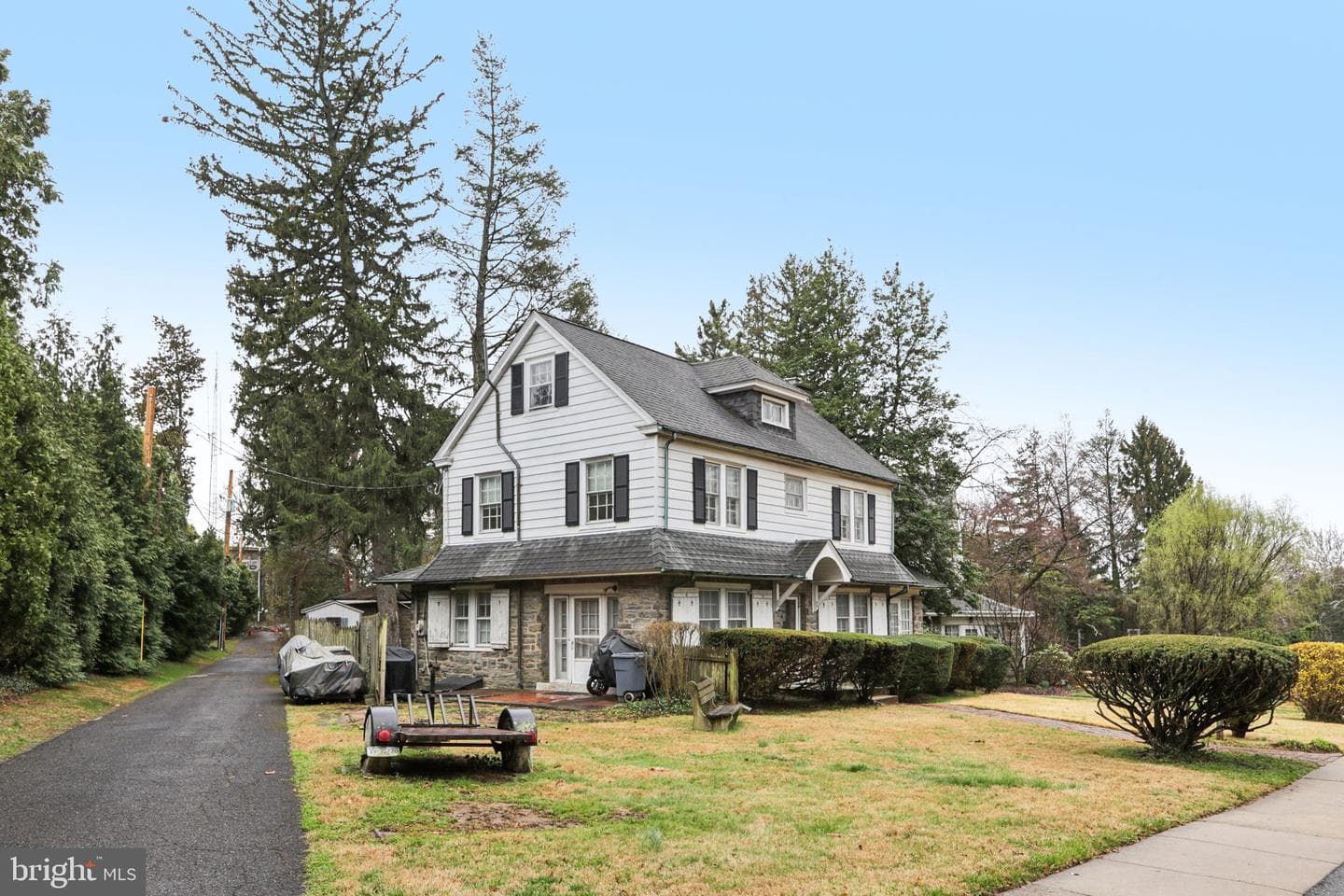 708 Meetinghouse Road photo 3
