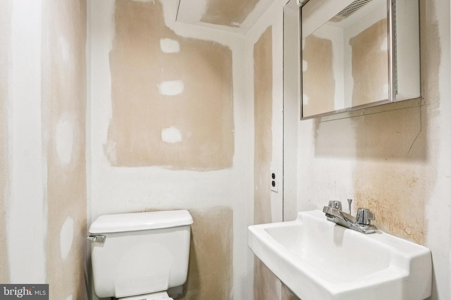 708 Meetinghouse Road photo 34