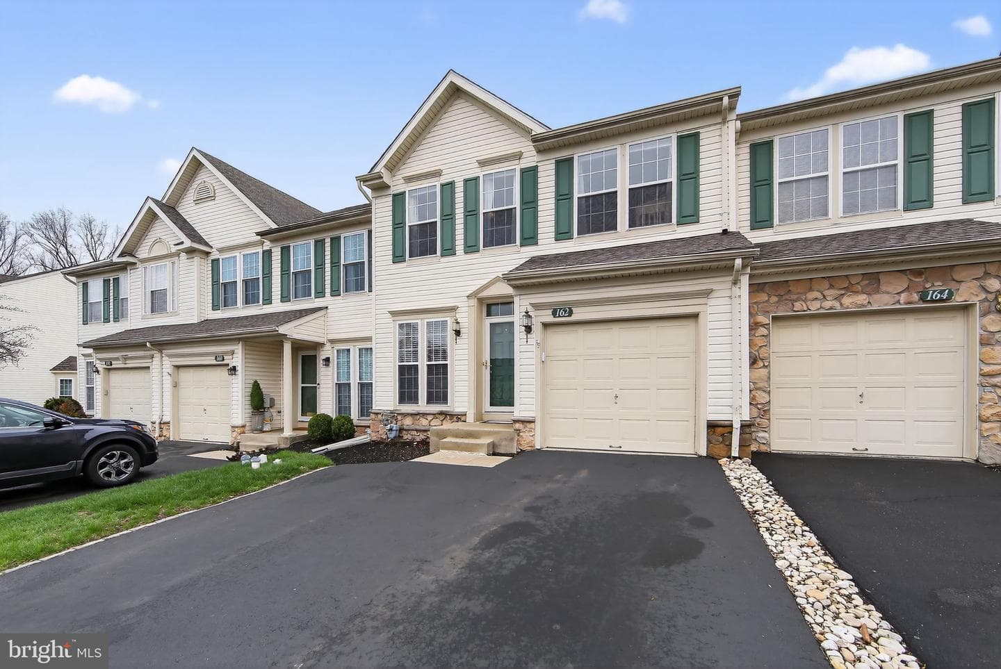 162 Royer Dr photo 3