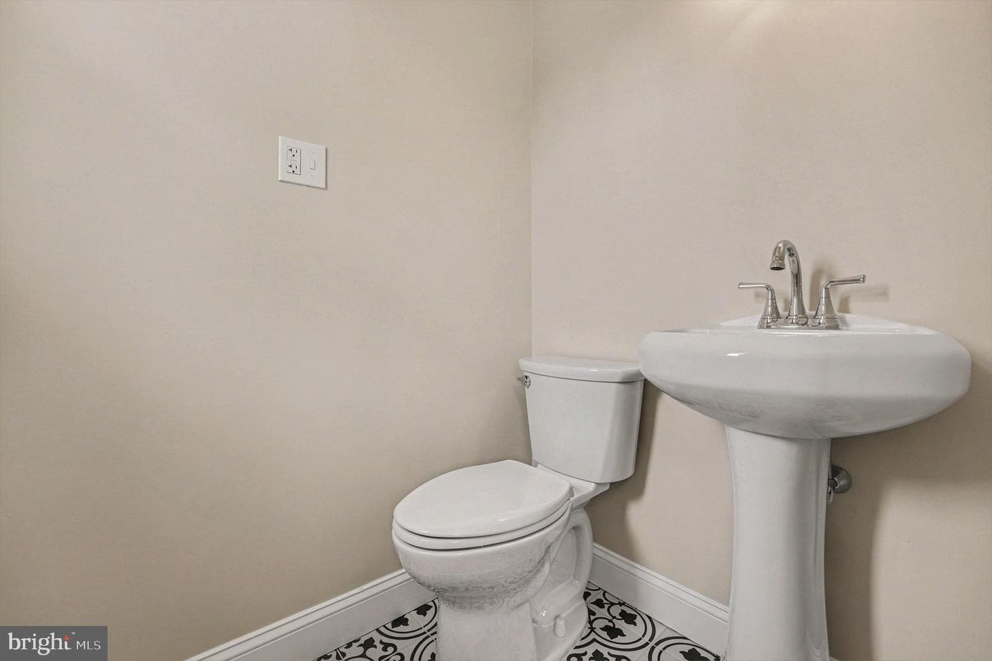 305 Green Hill Road photo 9