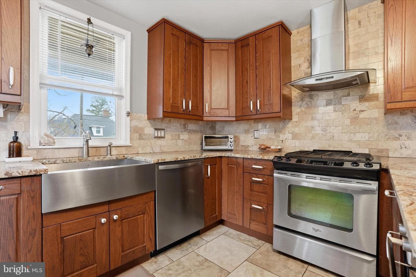 200 Sabine Avenue photo 13