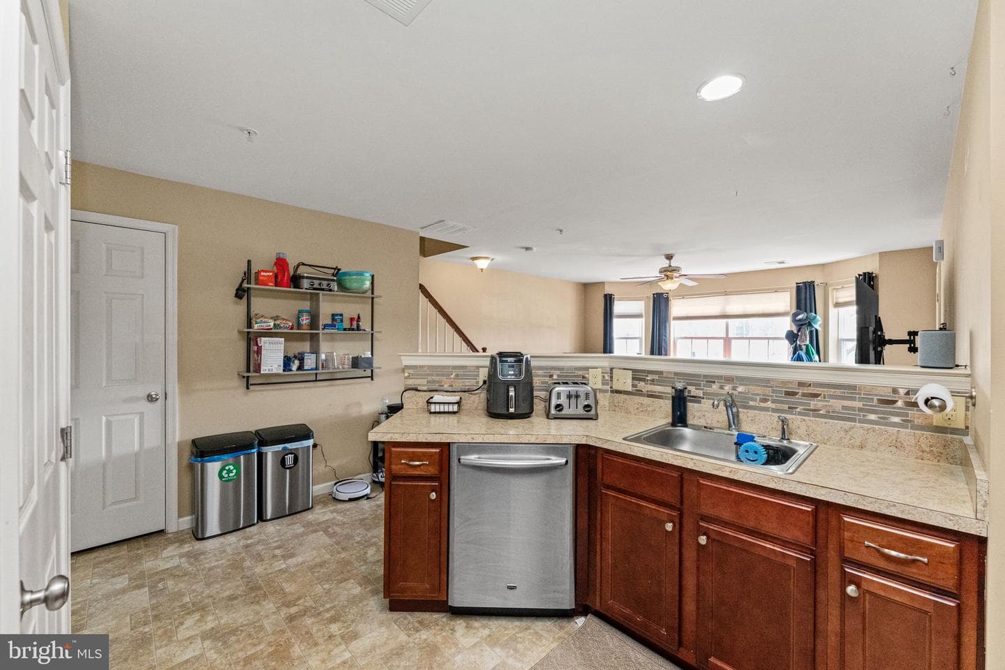 2062 Berkeley Drive photo 10