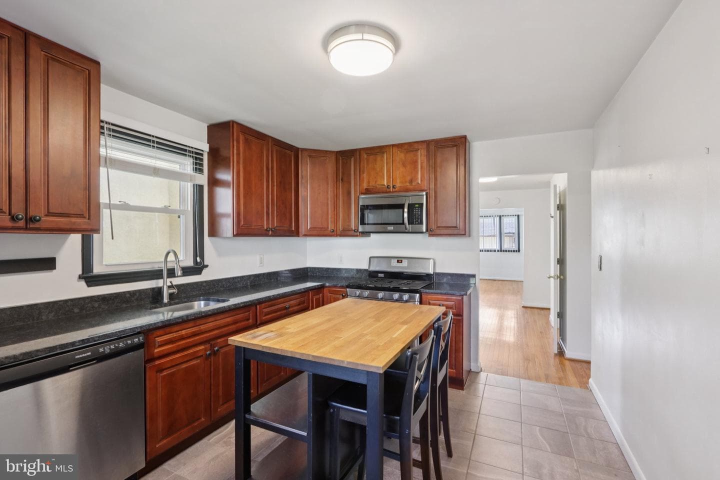 207 Amelia Street photo 16