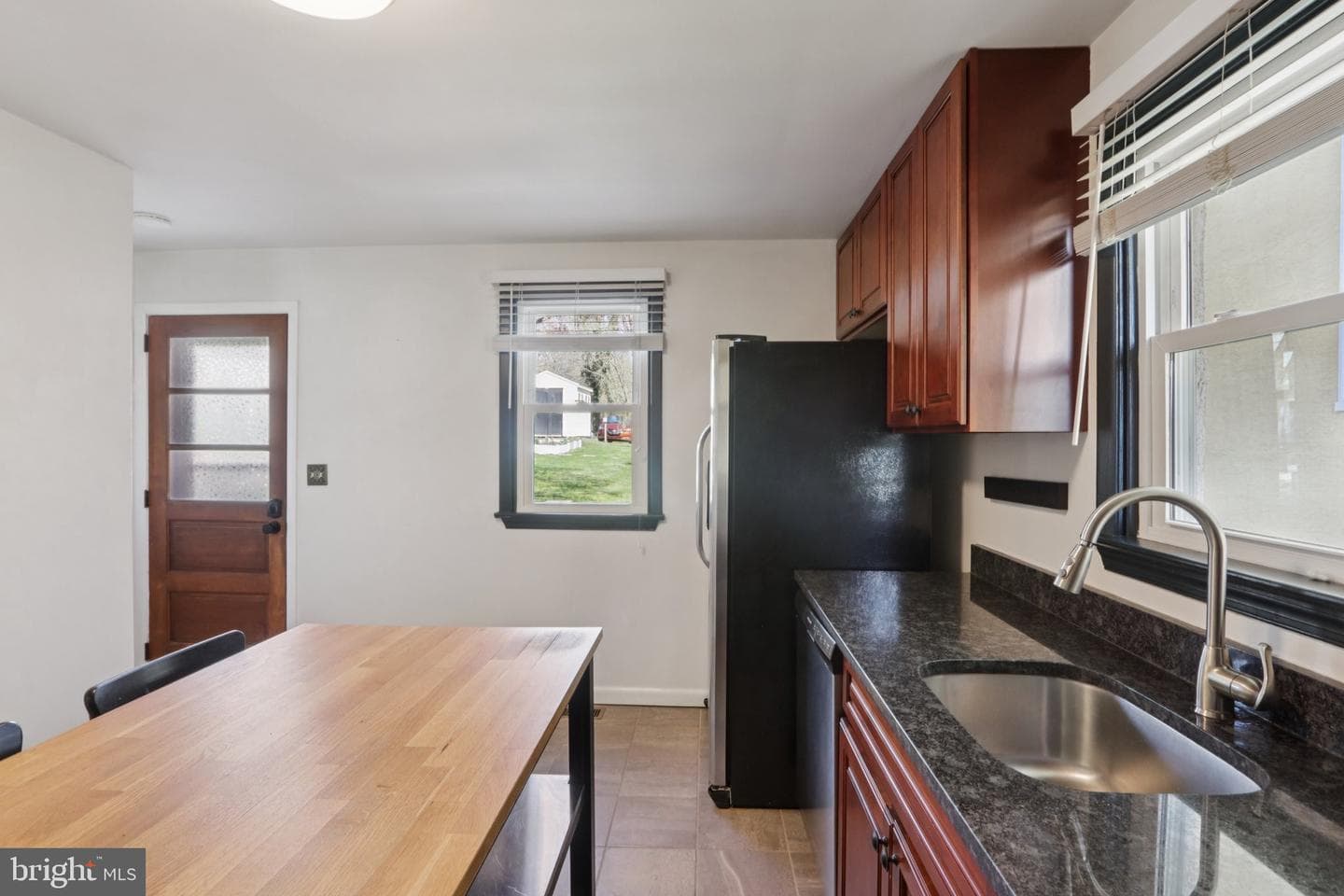 207 Amelia Street photo 17