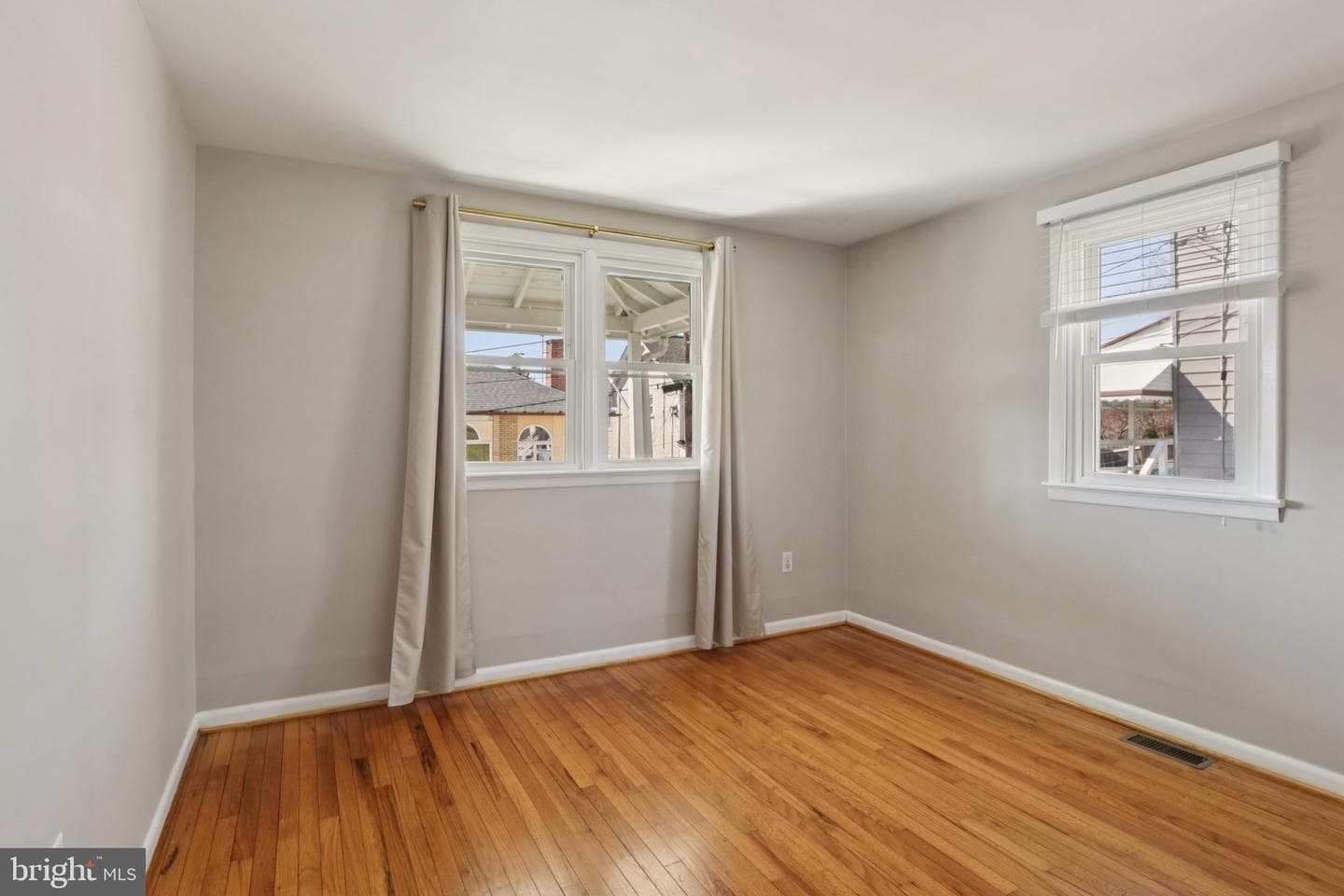 207 Amelia Street photo 29