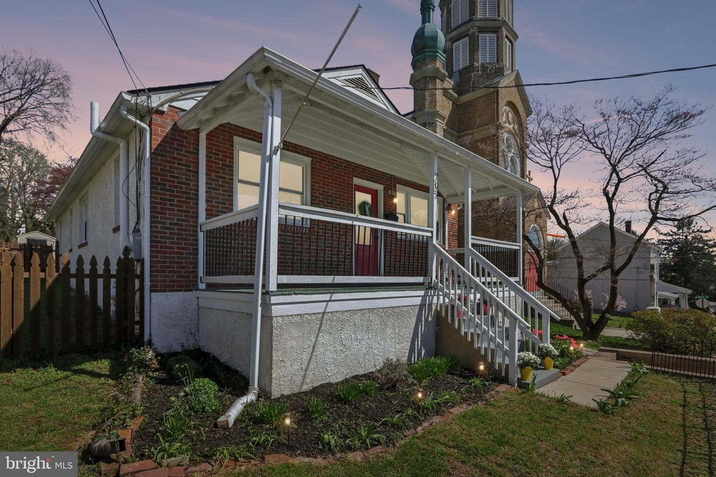 207 Amelia Street photo 3