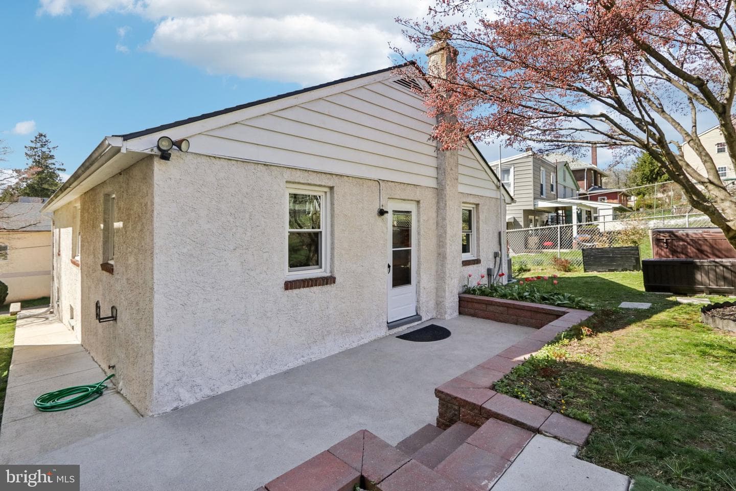 207 Amelia Street photo 38