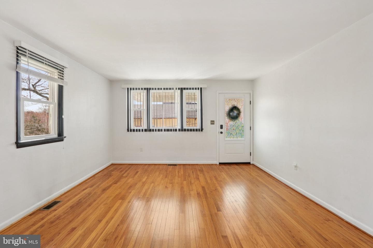 207 Amelia Street photo 7