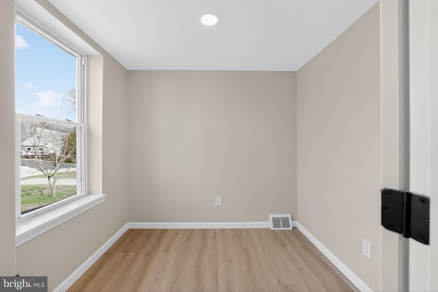 28 Circle Drive photo 11