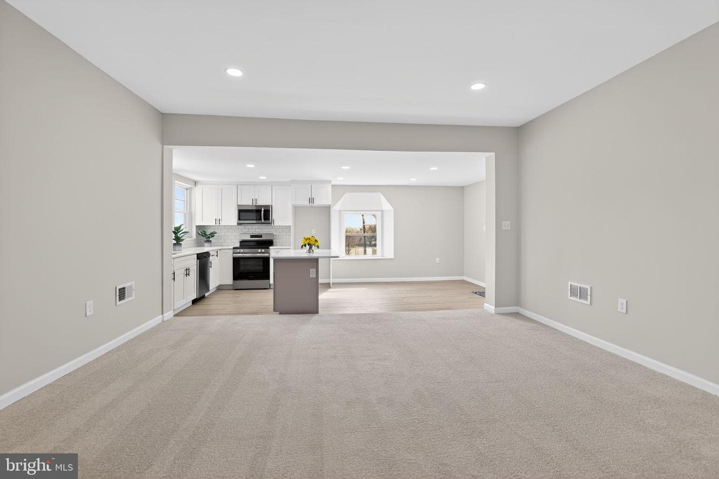 28 Circle Drive photo 4