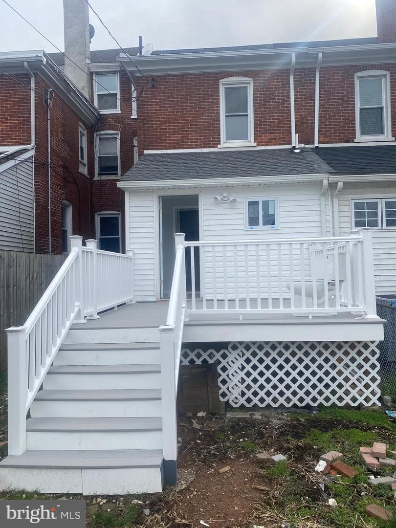 107 E 3rd Street photo 3