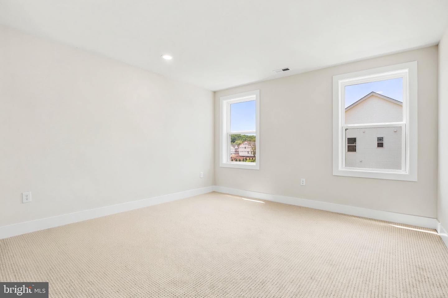 190 W 3rd Avenue photo 9