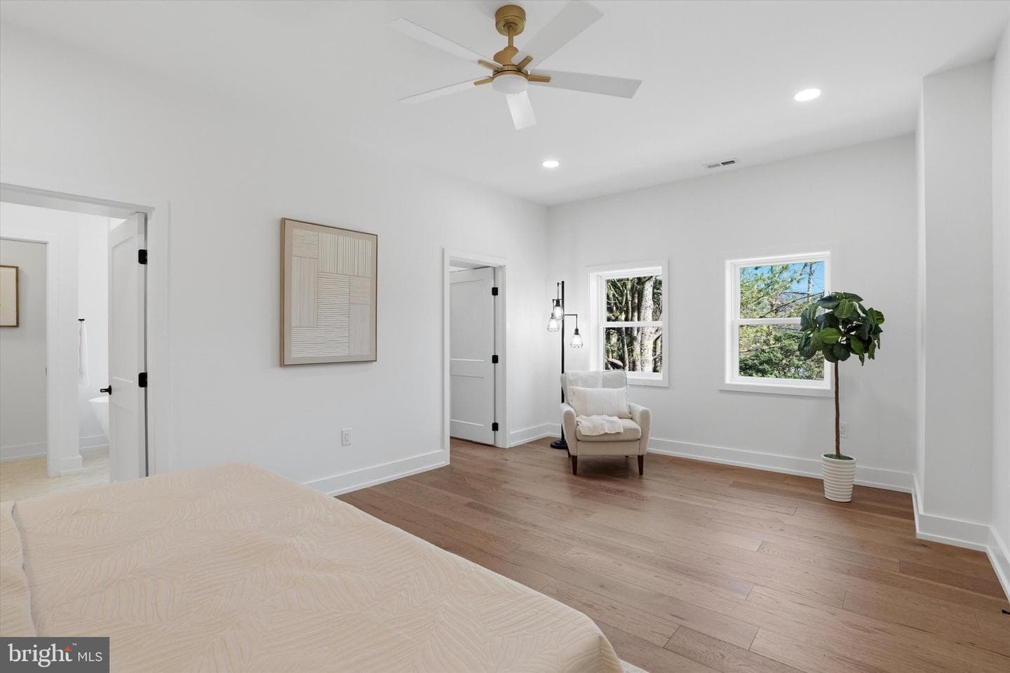 427 Grove Place photo 18