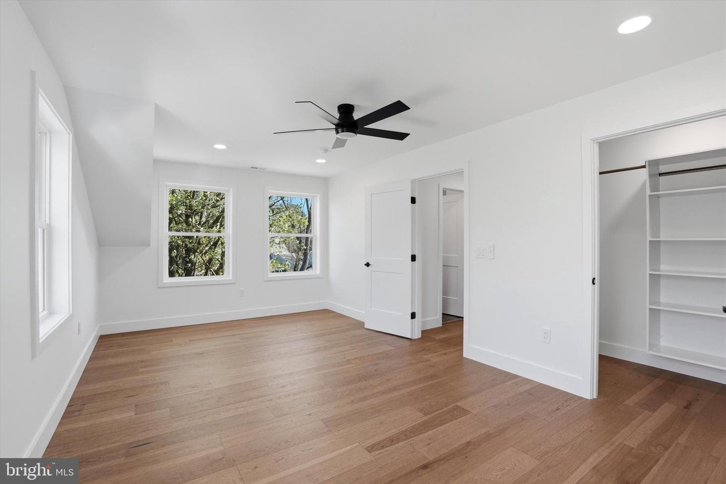 427 Grove Place photo 27