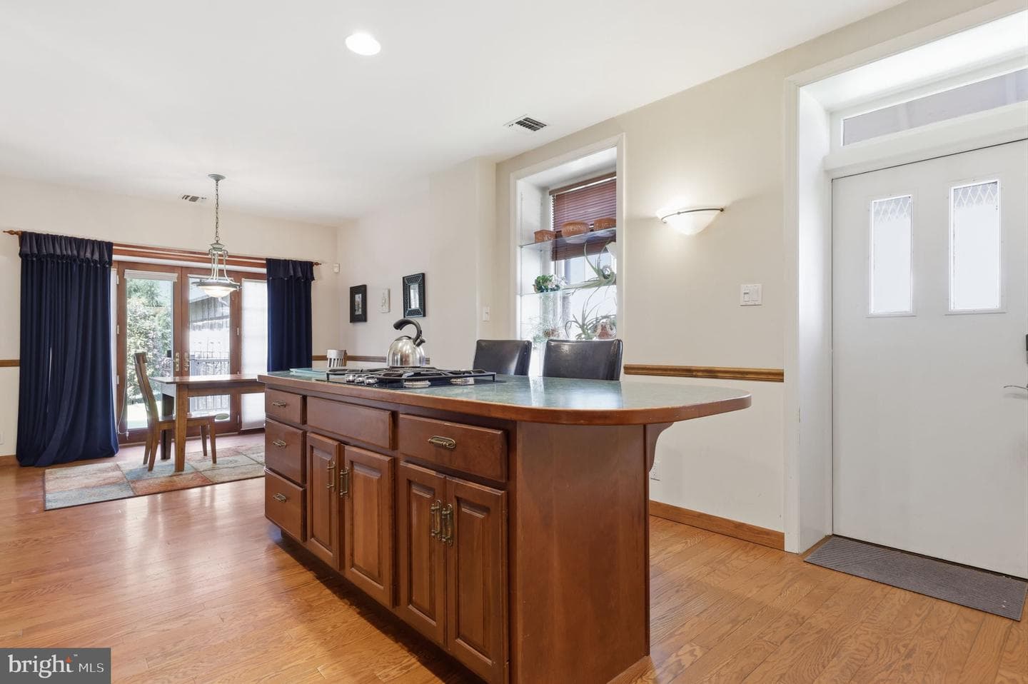 7404 Mountain photo 30