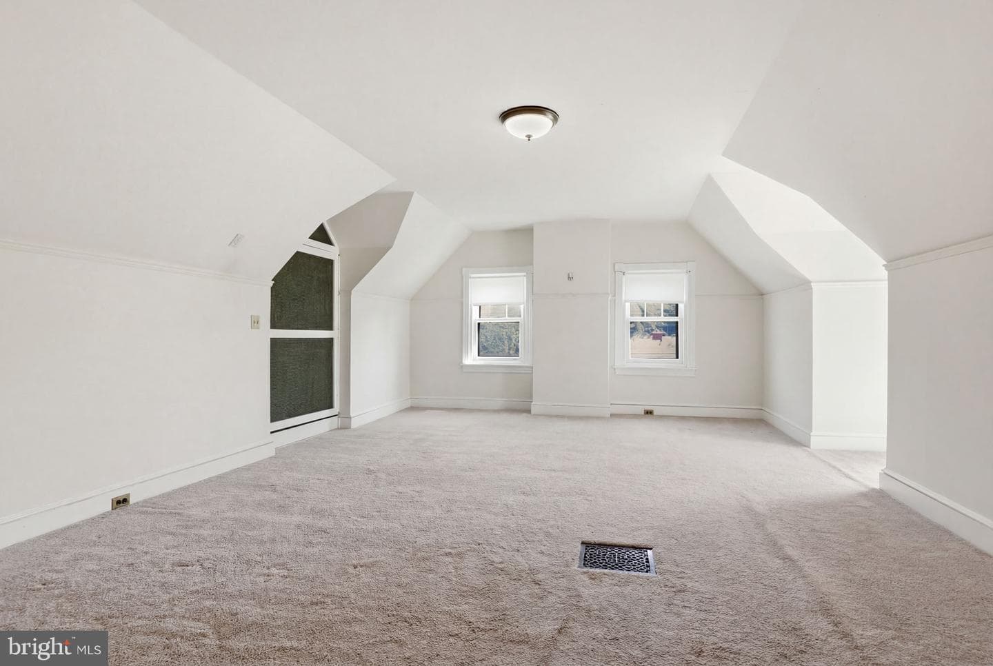 7404 Mountain photo 61