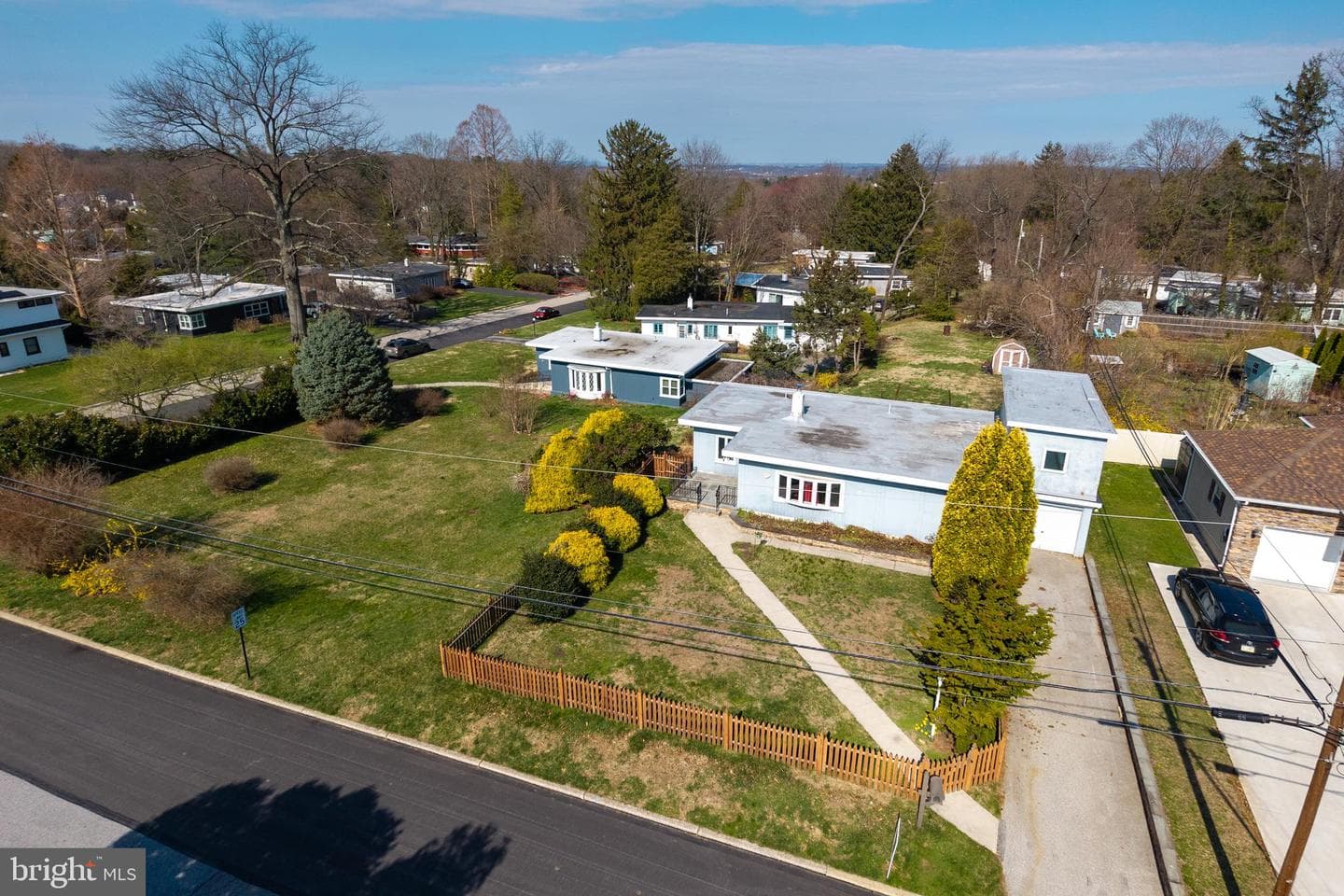 8101 Douglas Road photo 34