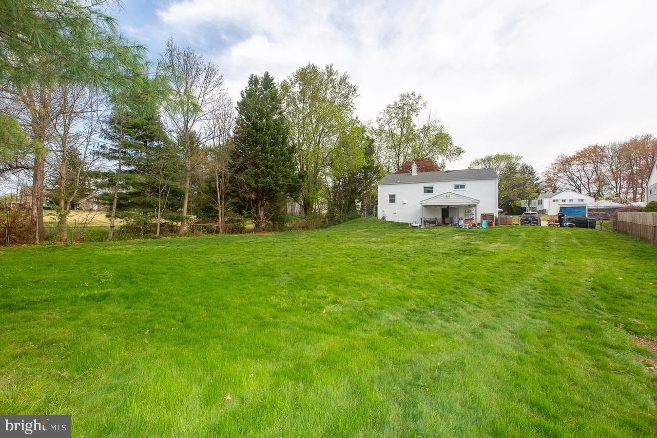 1724 Darland photo 35
