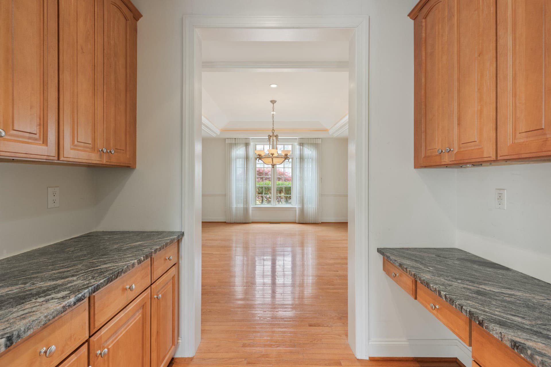 2205 Jefferson Lane photo 13
