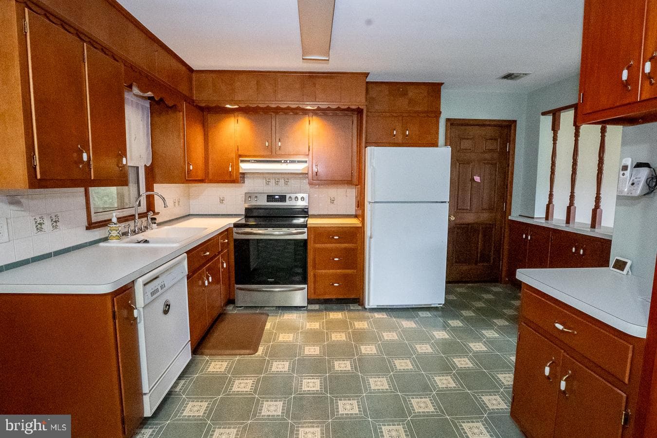 1514 Bahr Road photo 14