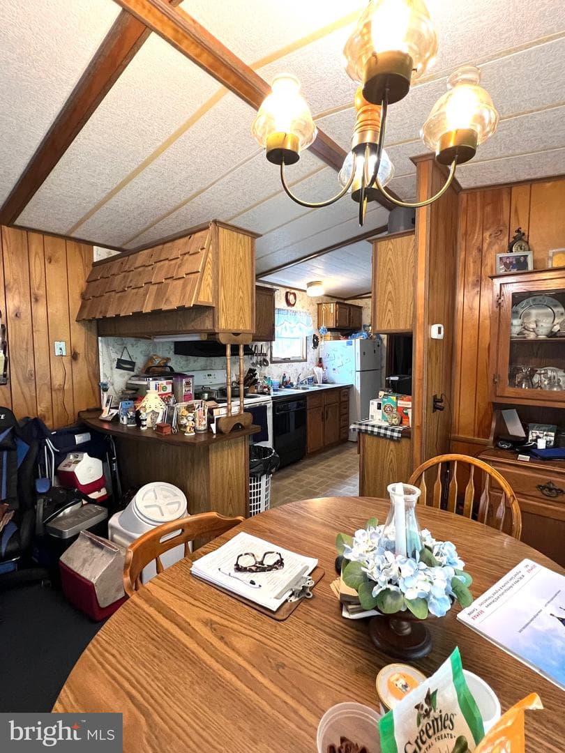808 Holly Drive photo 13