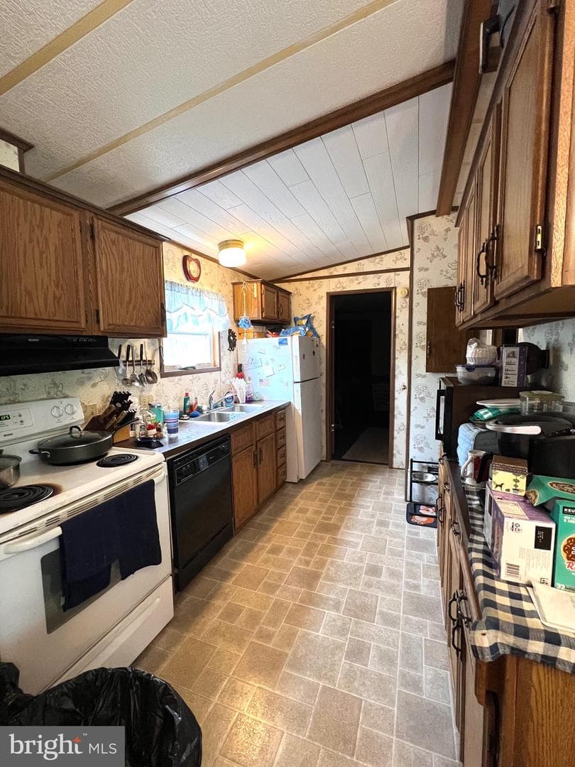 808 Holly Drive photo 15