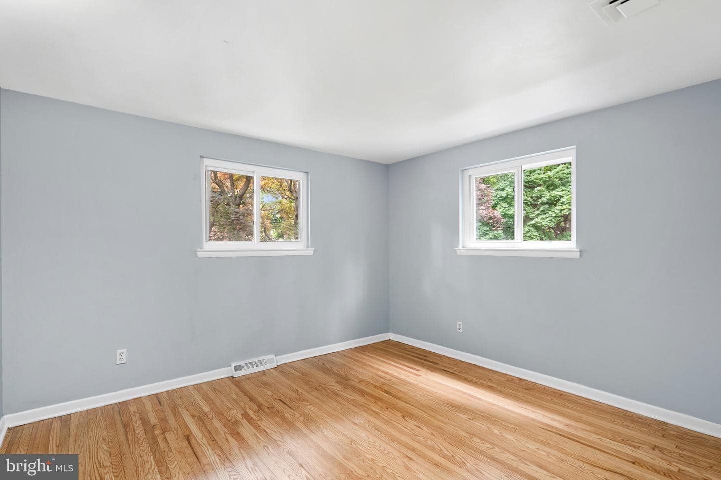 609 Foster Road photo 33