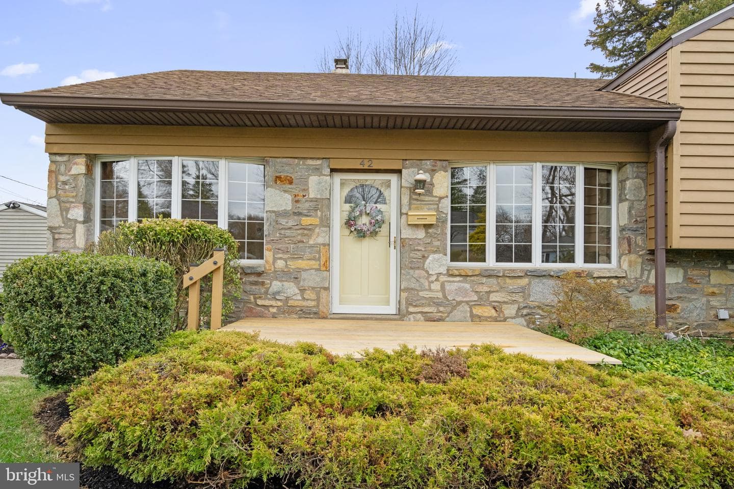 42 Lincoln Ln photo 3