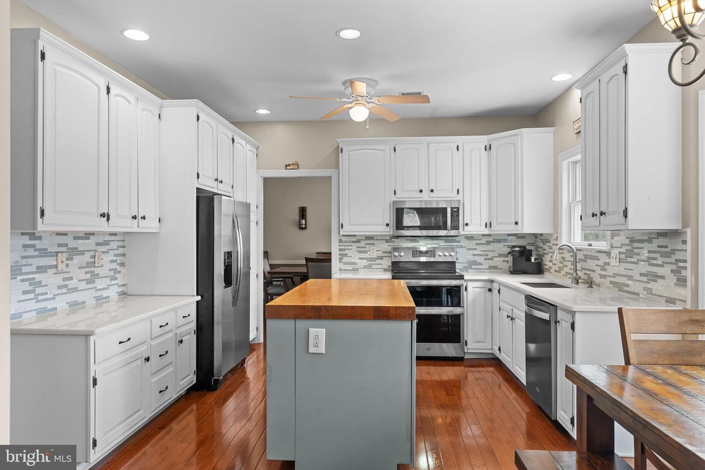880 Troxel Road photo 6