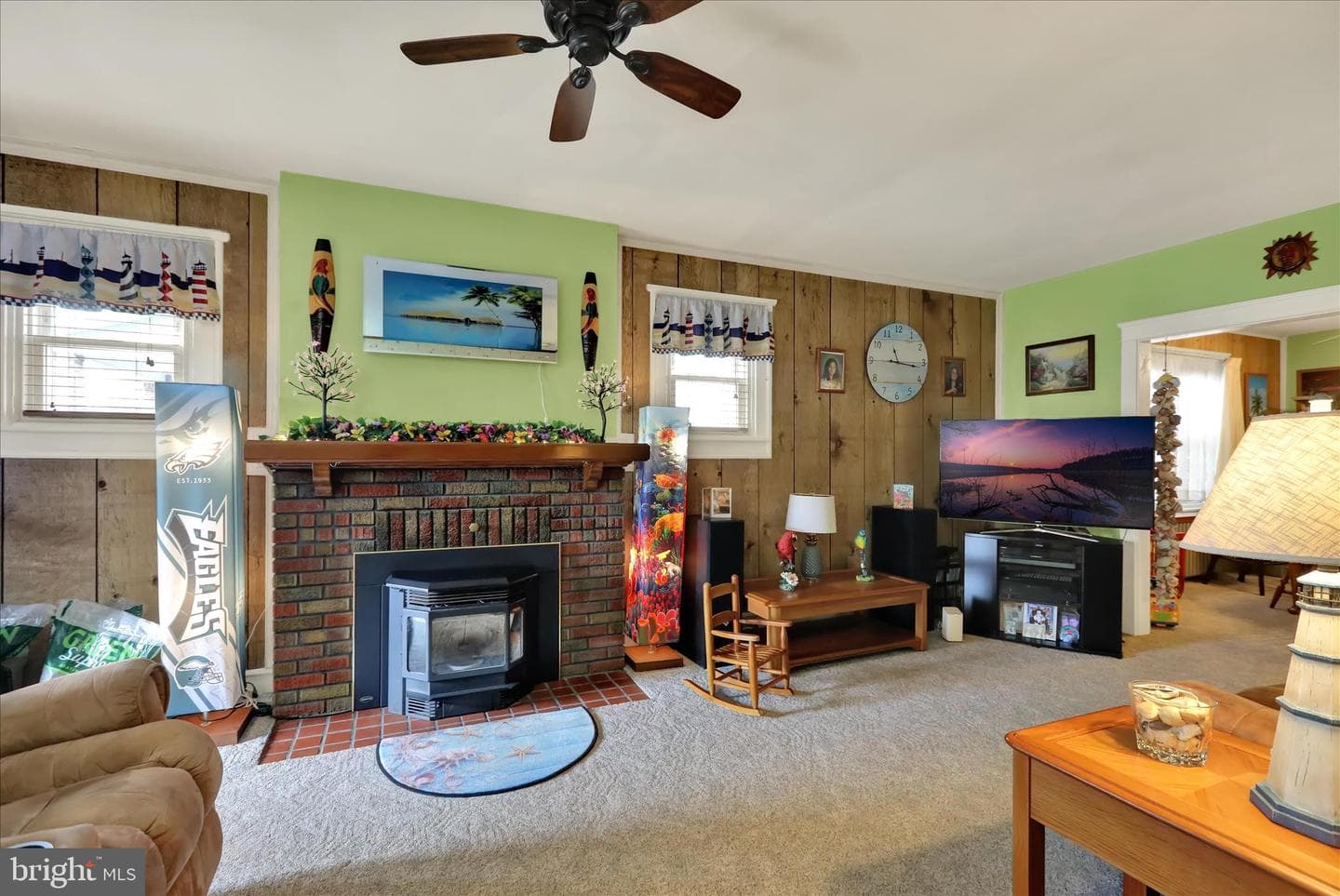 293 Diamond Street photo 10