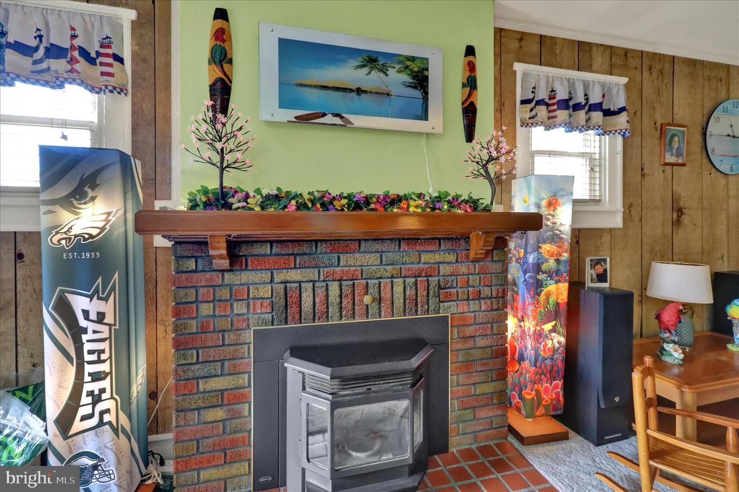 293 Diamond Street photo 9