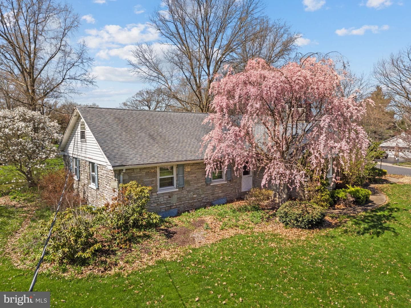 456 Cowpath Road photo 2
