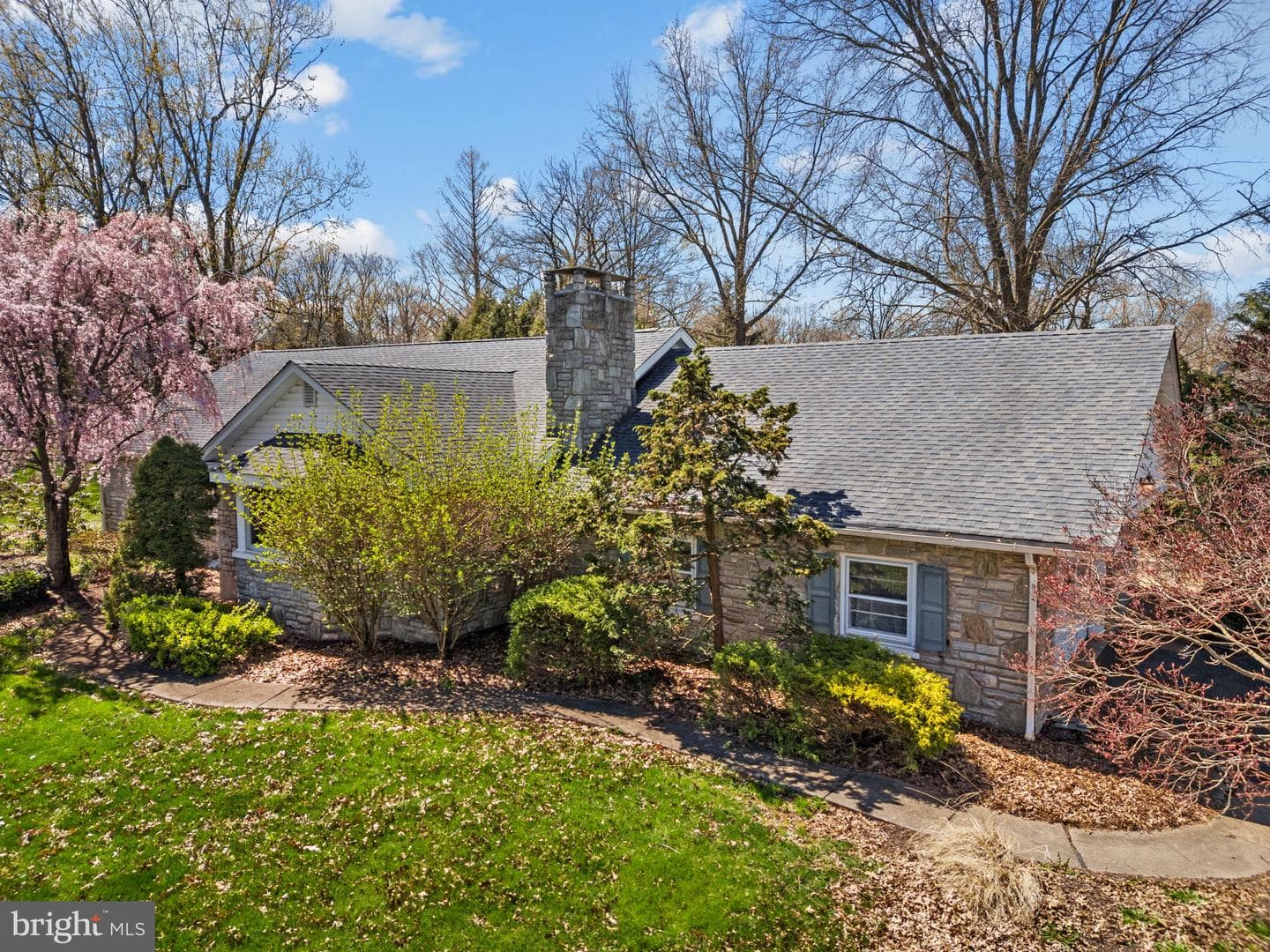 456 Cowpath Road photo 3