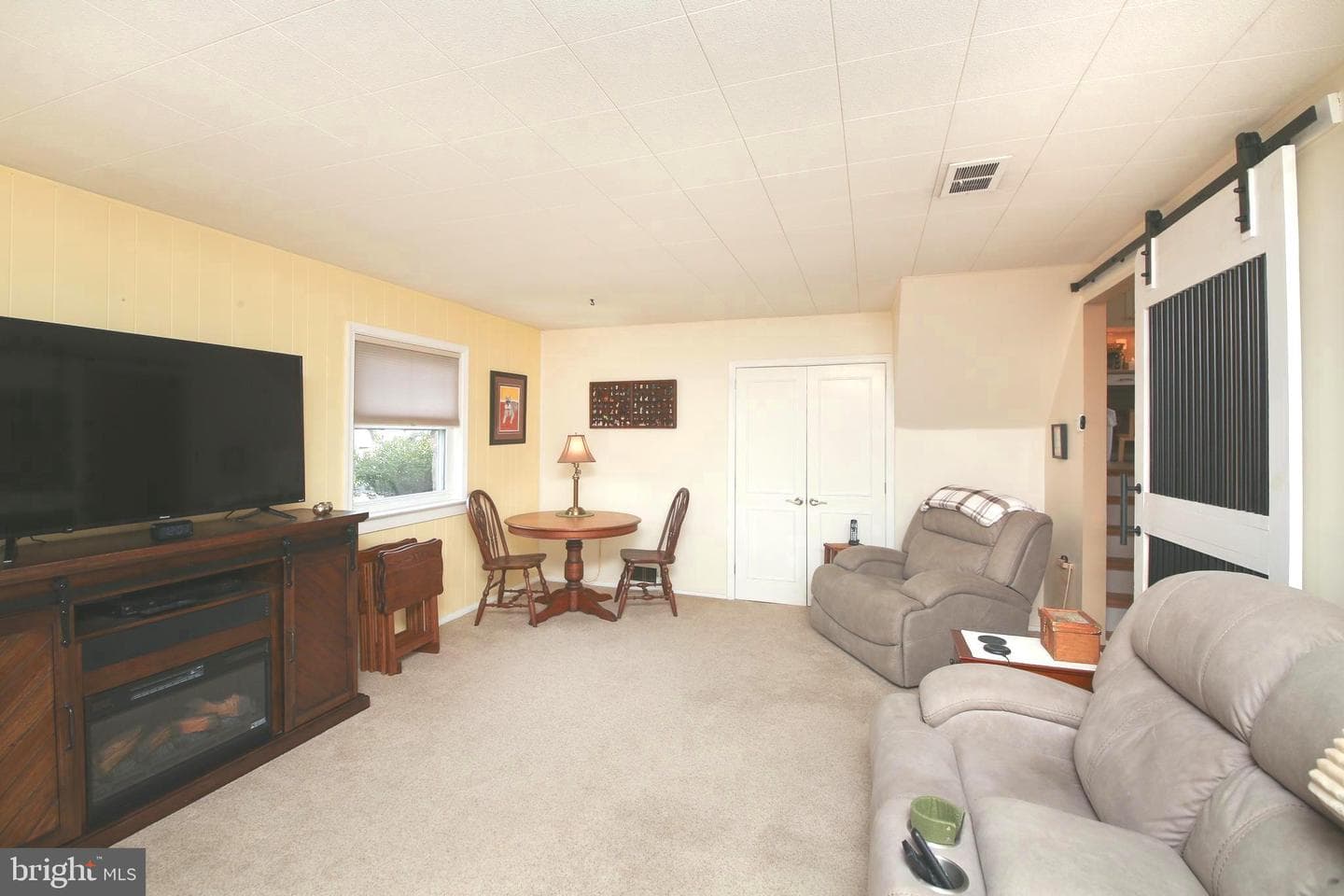 1448 Wheaton Lane photo 8