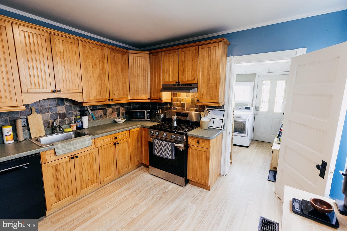 429 Maple Street photo 10
