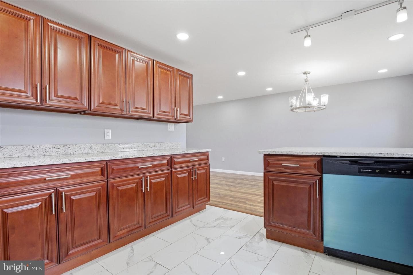 1061 York Avenue photo 13