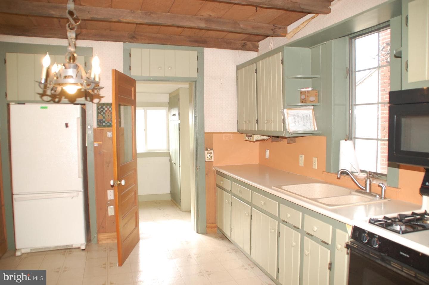 76 Hillside Avenue photo 10