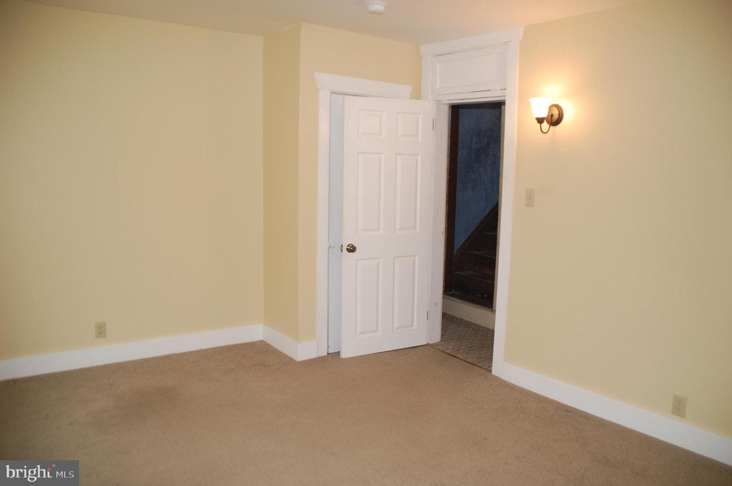 76 Hillside Avenue photo 14