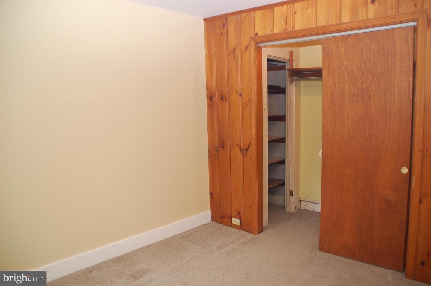 76 Hillside Avenue photo 15