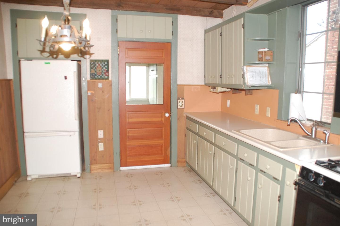 76 Hillside Avenue photo 8