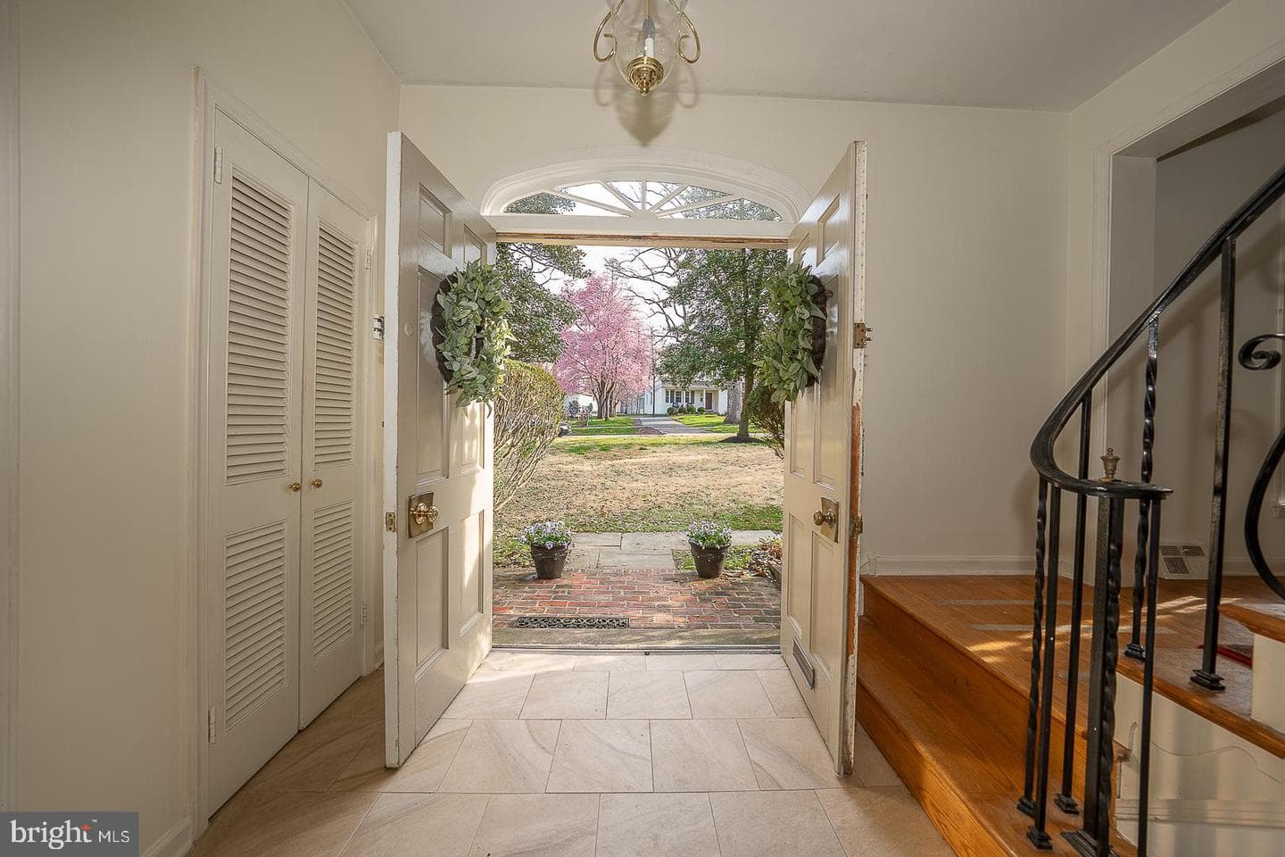 256 Hathaway Lane photo 4