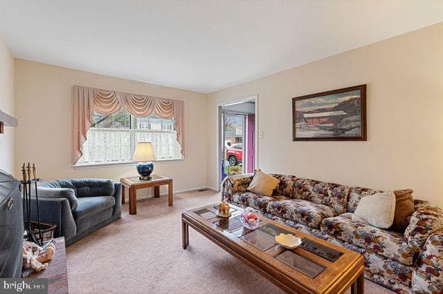 1120 Angus Circle photo 4