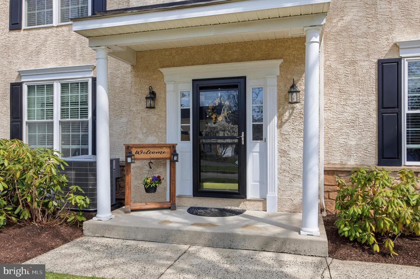 395 Hobson Place photo 3