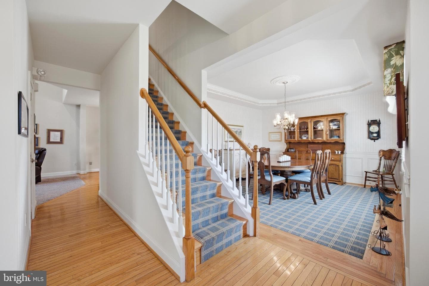 395 Hobson Place photo 4